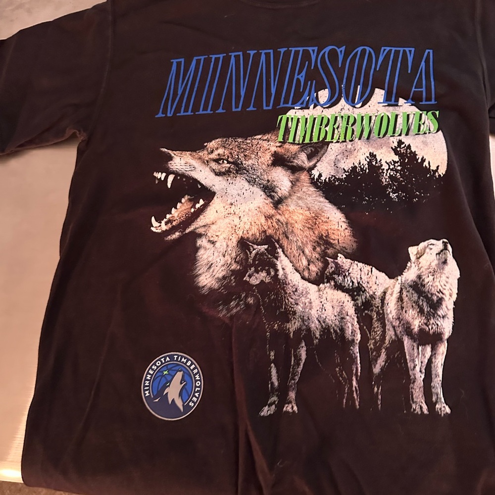 Graphic Minnesota Twolves shirt